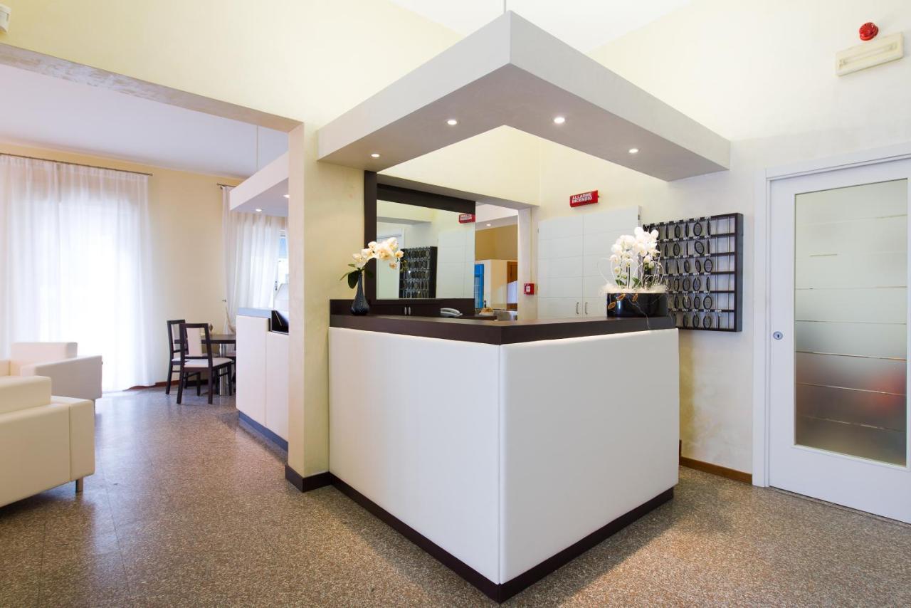 Hotel Galassia Rimini Eksteriør billede