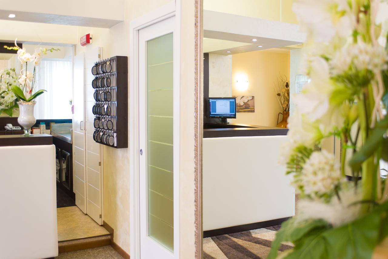 Hotel Galassia Rimini Eksteriør billede